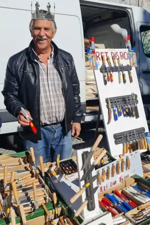 Rei das Facas Fundão